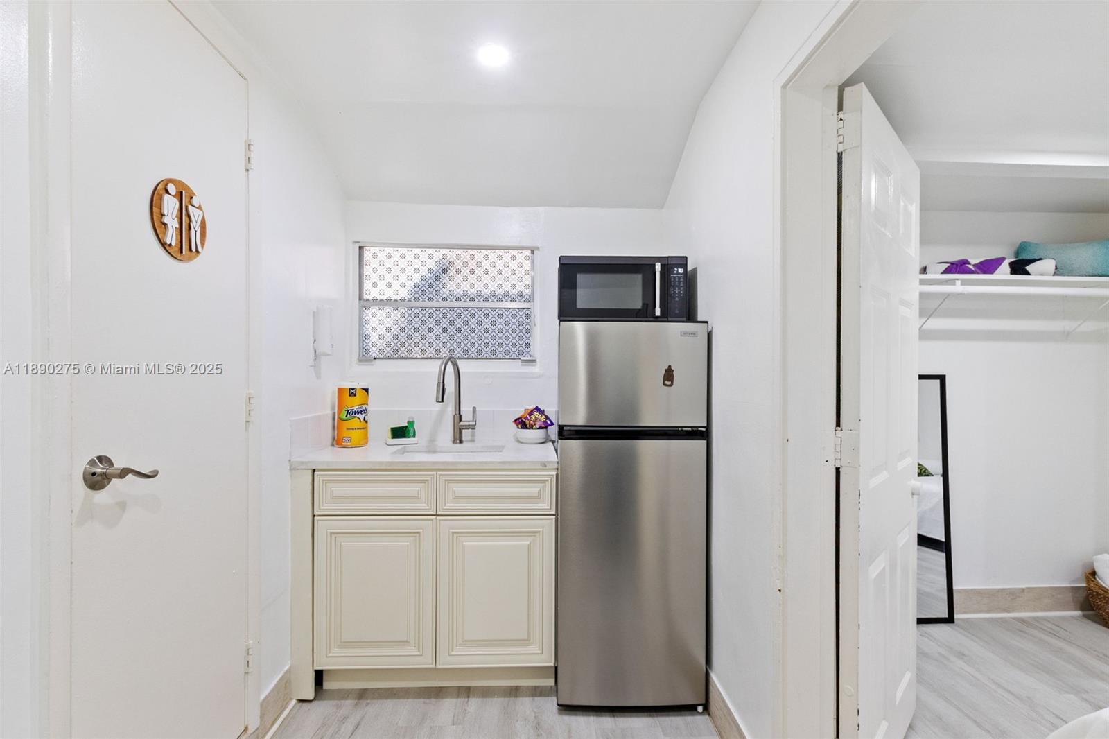 6355 SW 30th St Miami, FL 33155 6355 SW 30th St Miami, FL 33155