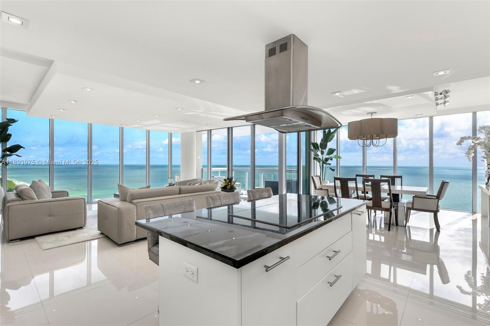 6899 Collins Ave #LPH04
