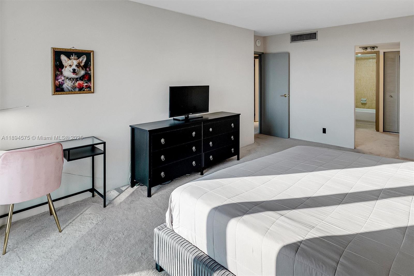 image Arlen House East Condo12