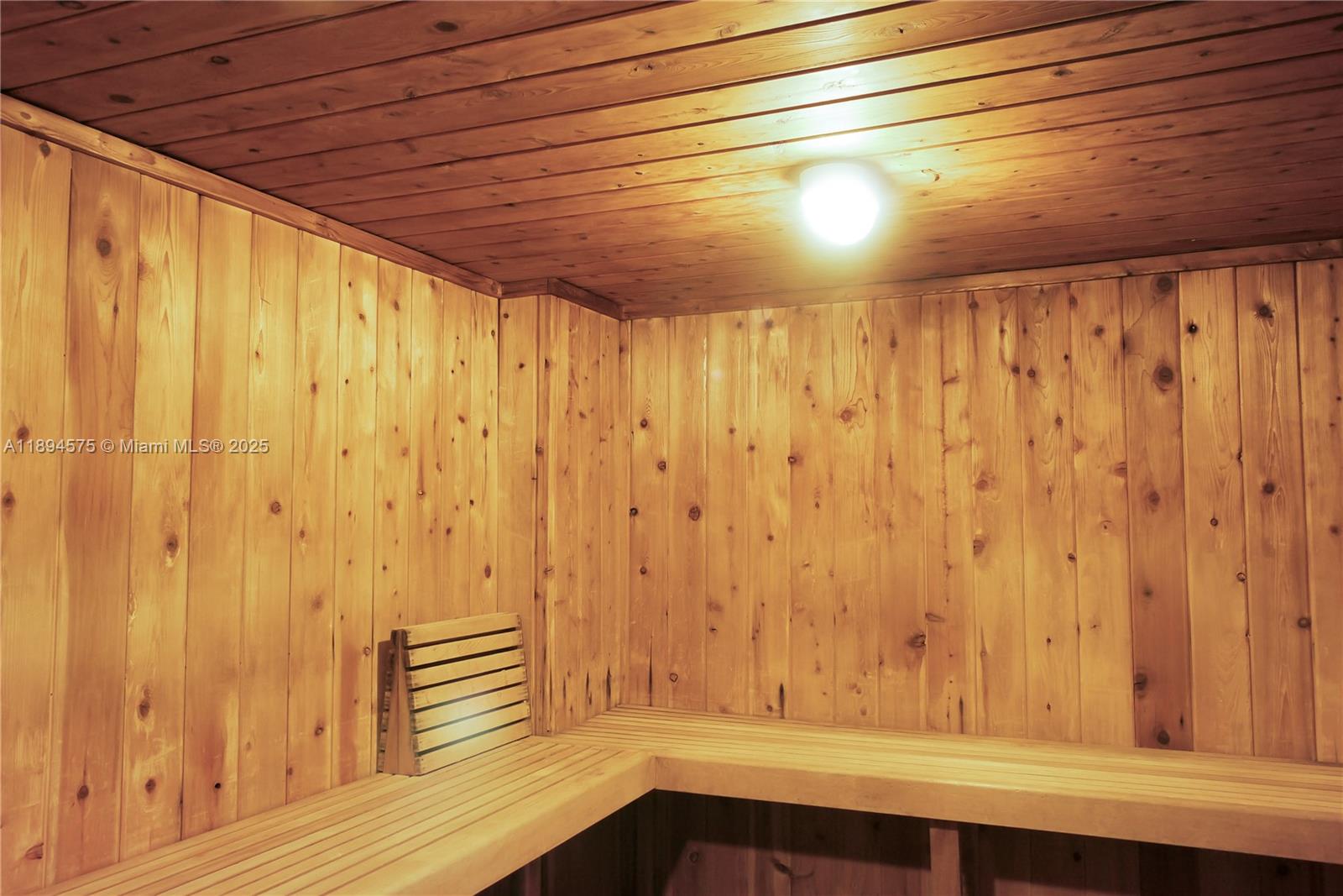 image Arlen House East Condo39