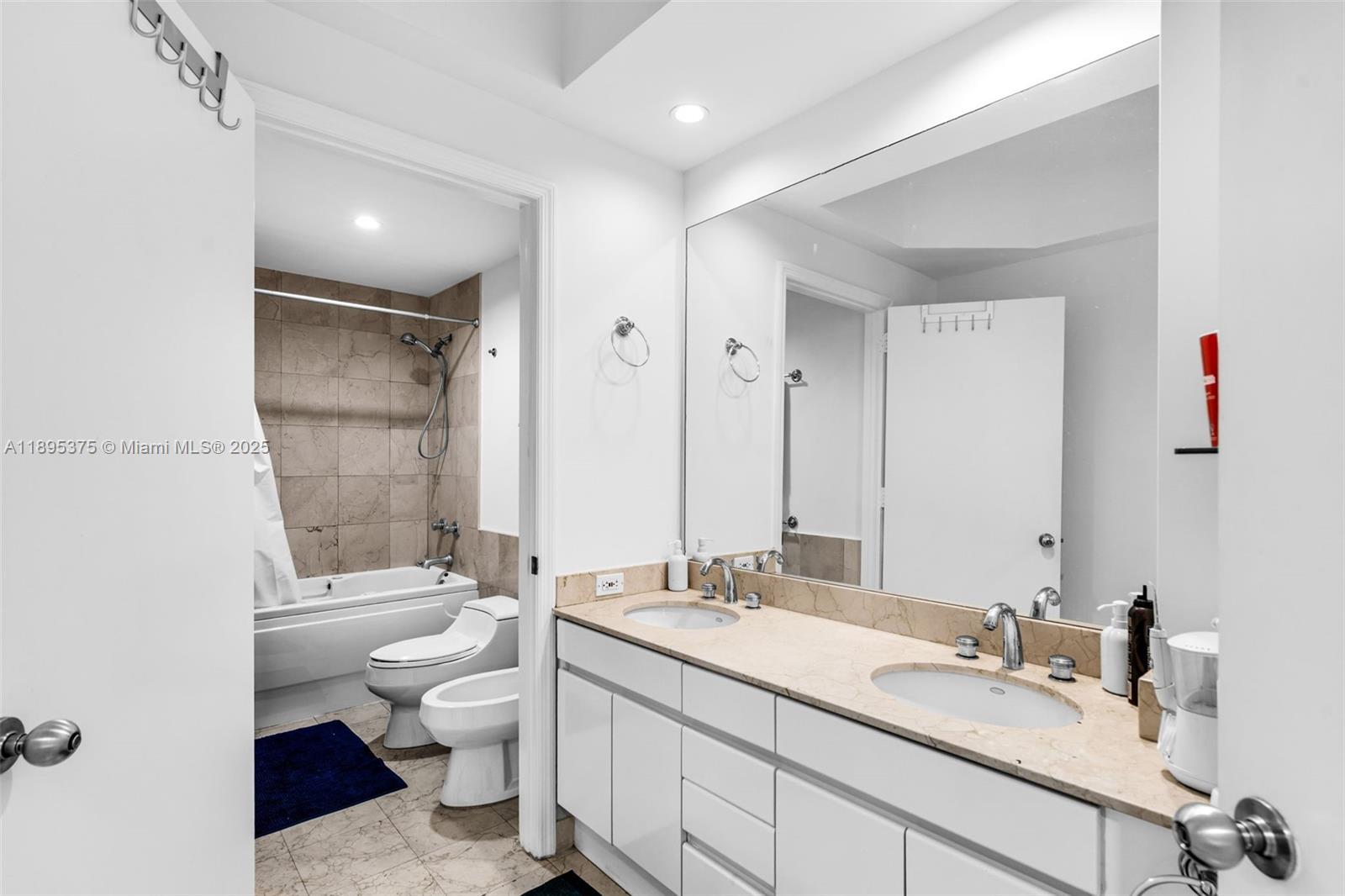 808 Brickell Key Dr #2003 Miami, FL 33131