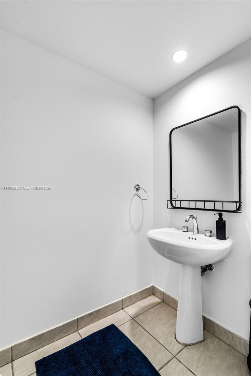 808 Brickell Key Dr #2003 Miami, FL 33131