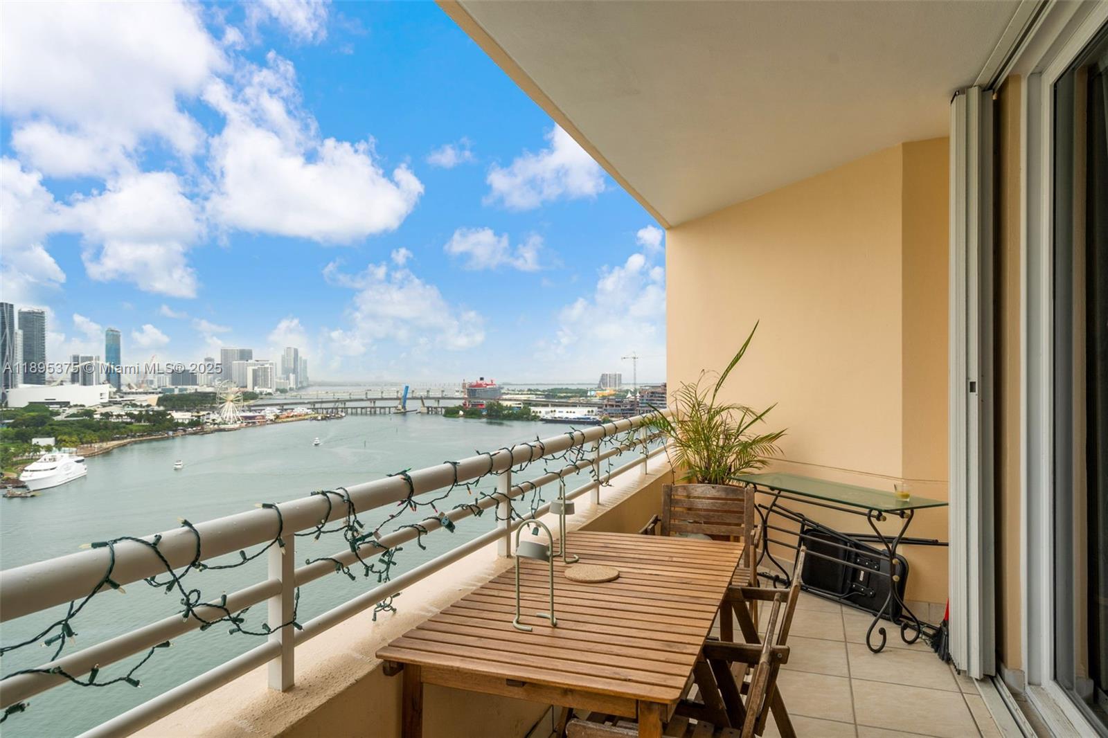 808 Brickell Key Dr #2003 Miami, FL 33131