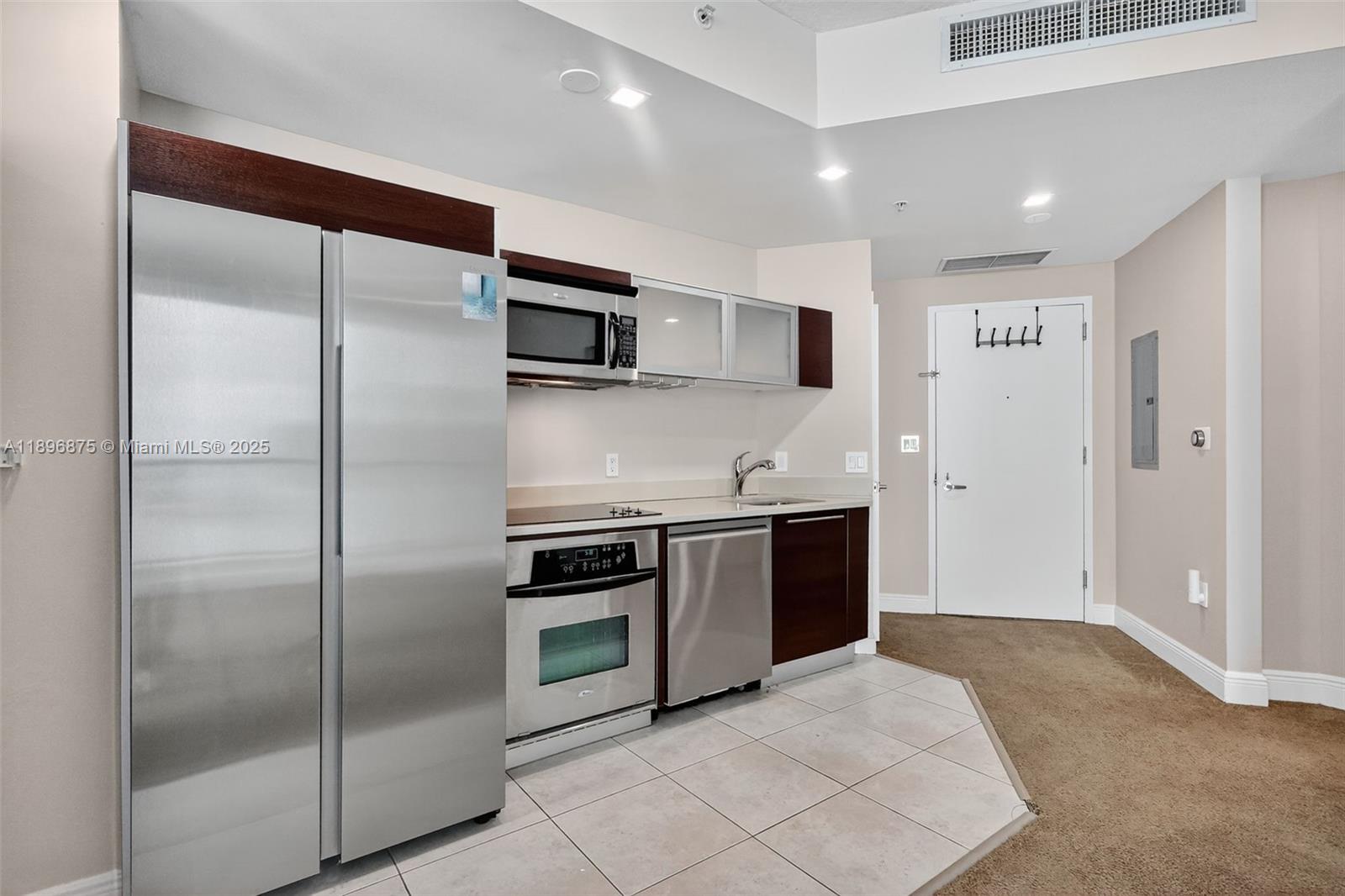 1900 N Bayshore Dr #3605