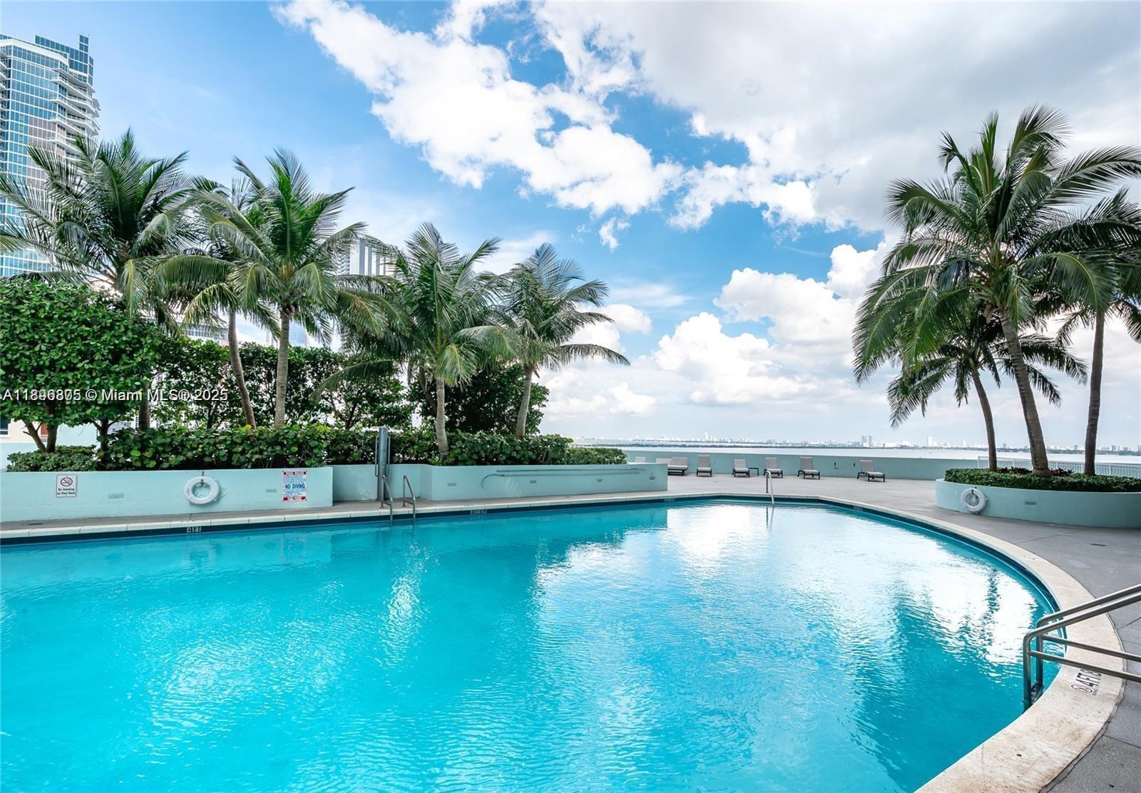 image QUANTUM ON THE BAY37