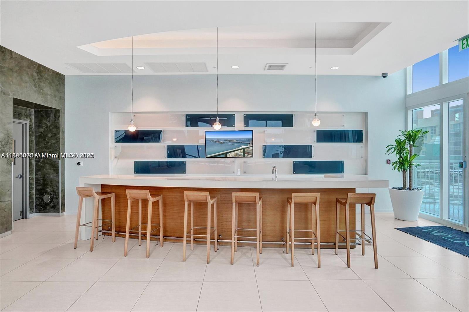 image QUANTUM ON THE BAY43