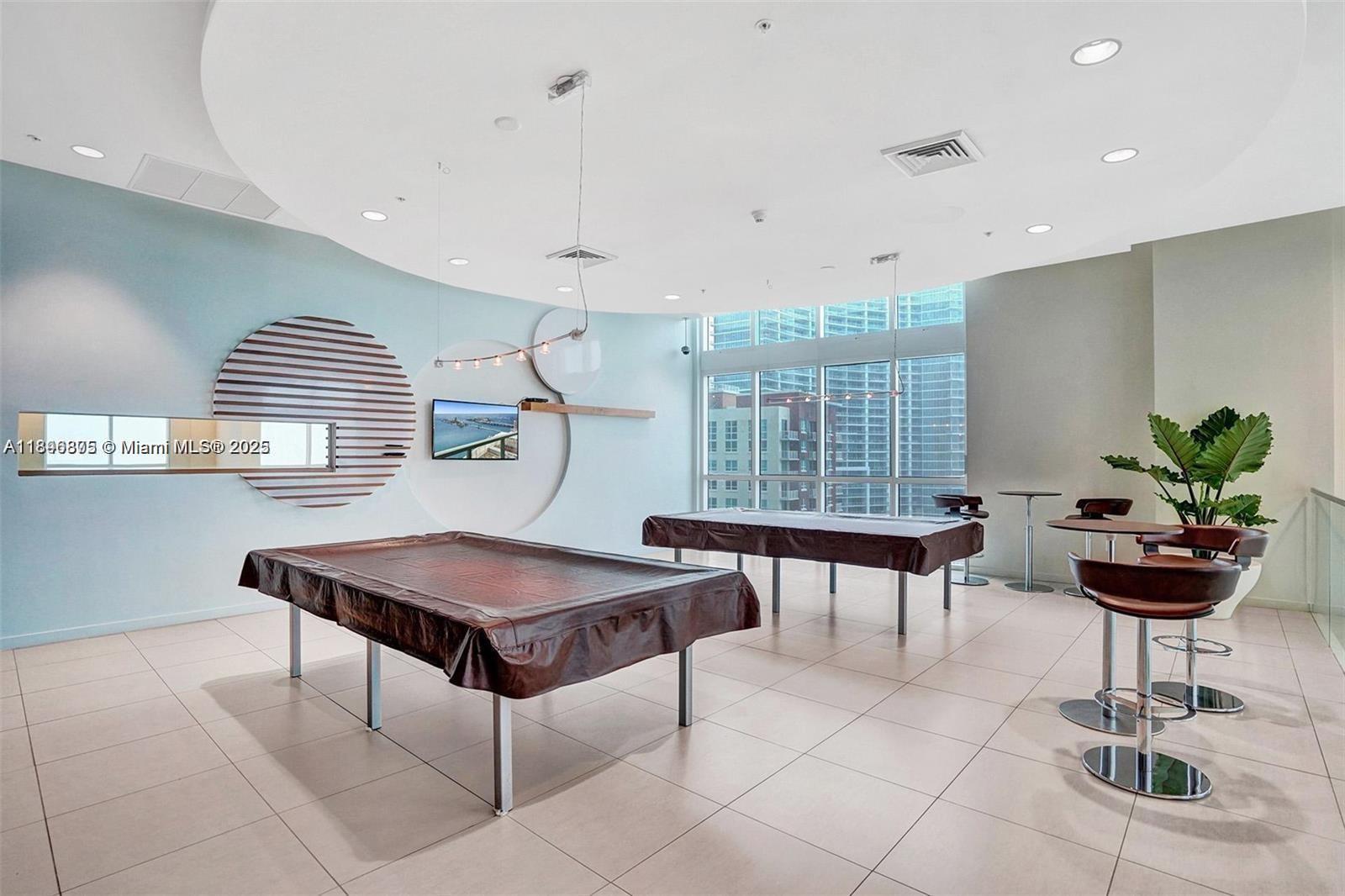 image QUANTUM ON THE BAY45