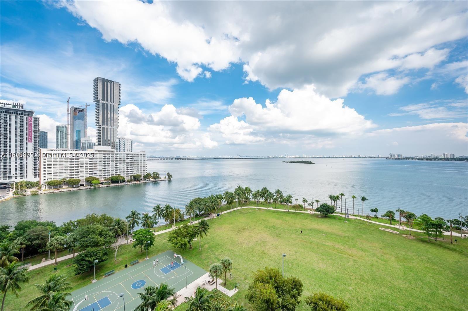 image QUANTUM ON THE BAY48