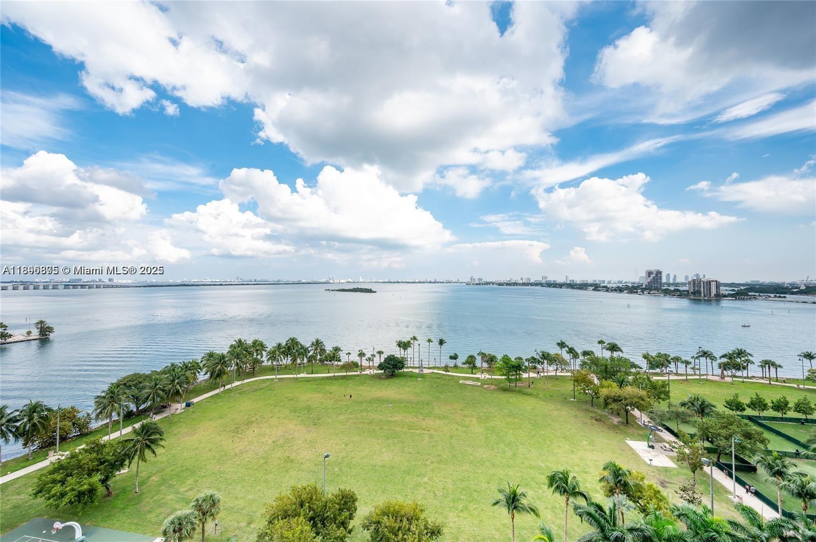 image QUANTUM ON THE BAY49