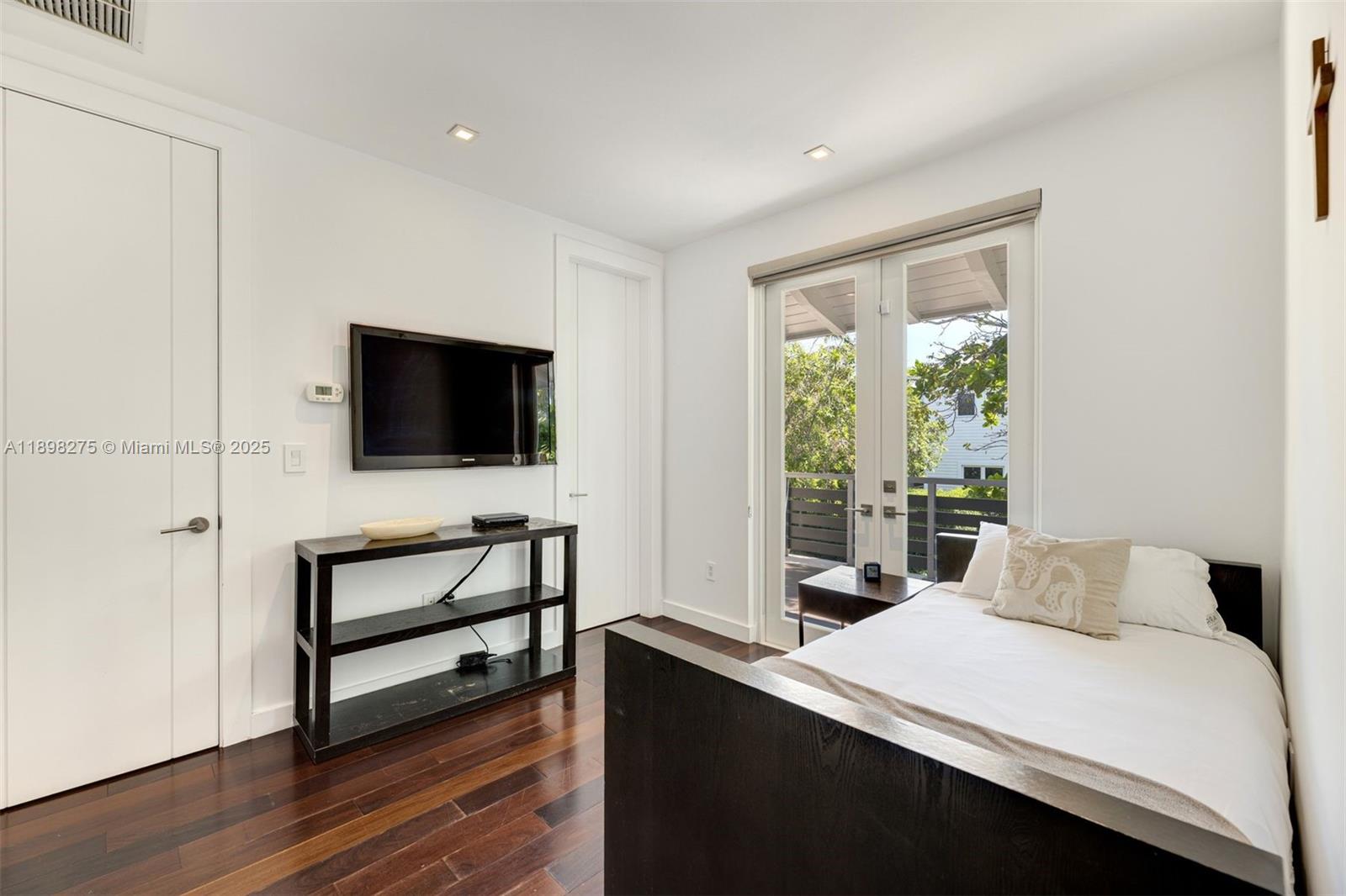 765 Allendale Rd Key Biscayne, FL 33149 765 Allendale Rd Key Biscayne, FL 33149