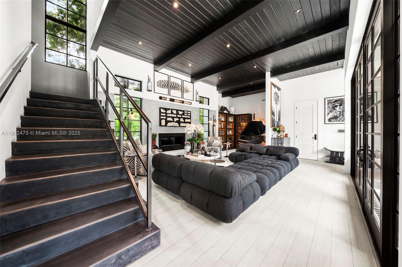 590 NE 59th St Miami, FL 33137