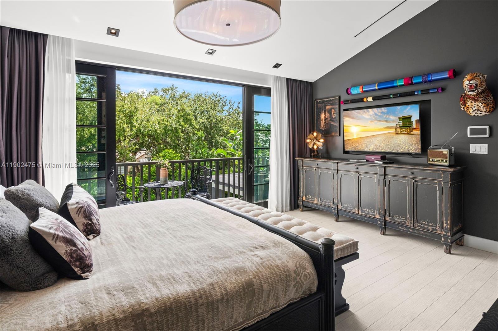 590 NE 59th St Miami, FL 33137