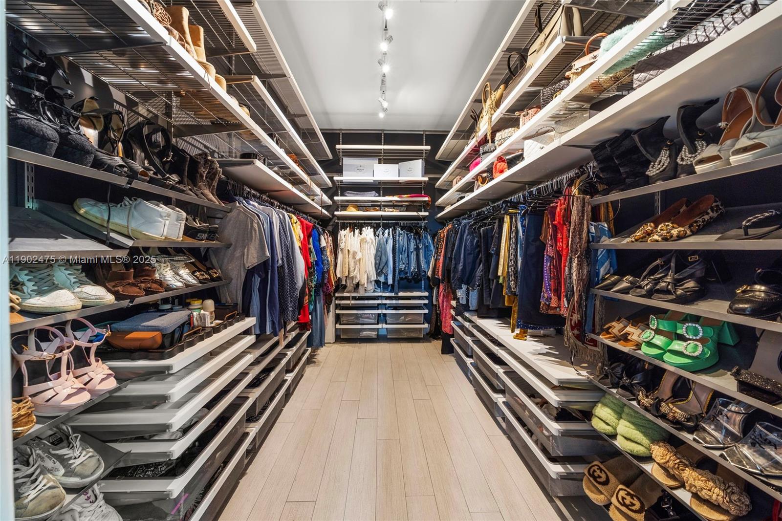 590 NE 59th St Miami, FL 33137