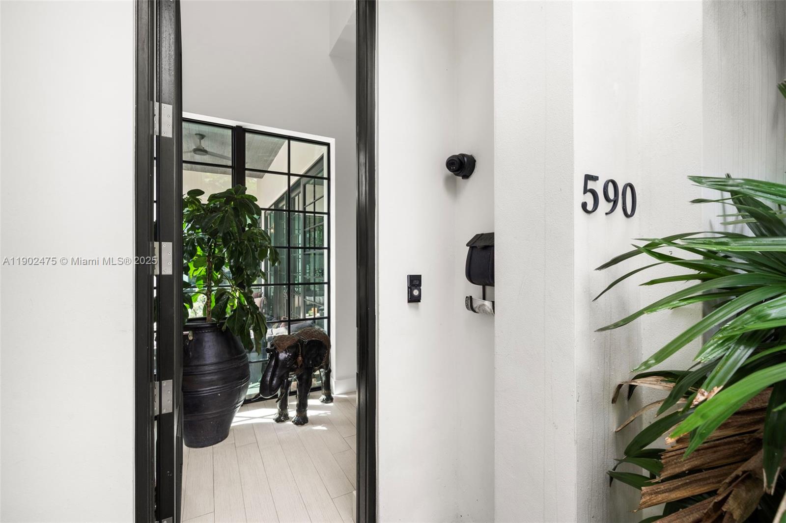 590 NE 59th St Miami, FL 33137