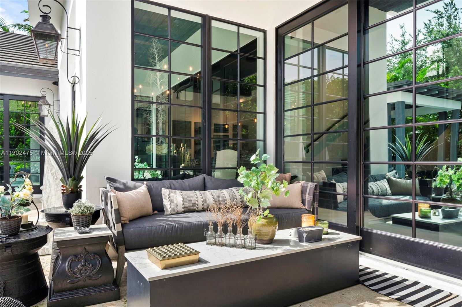 590 NE 59th St Miami, FL 33137