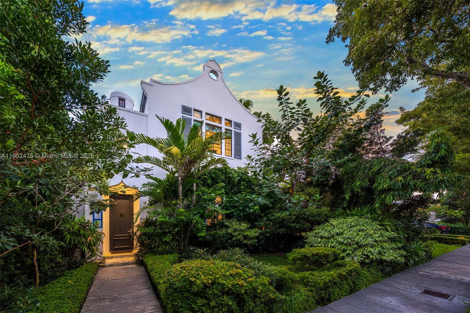 590 NE 59th St Miami, FL 33137