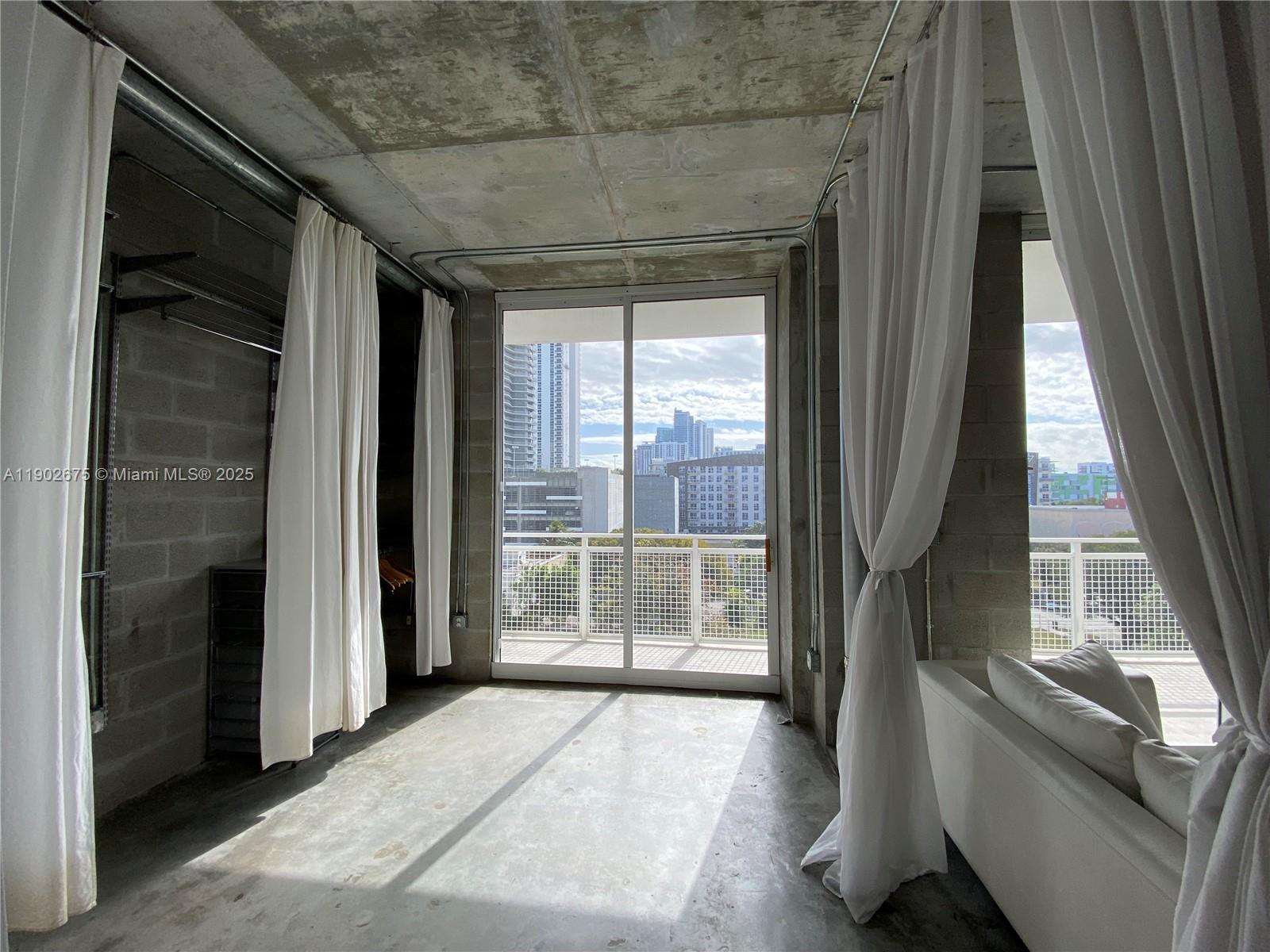 image The Yorker Condominium4