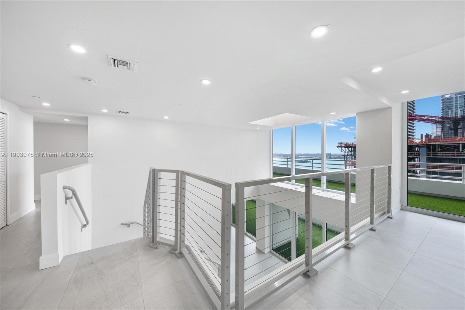 555 NE 34th St #PH-3 Miami, FL 33137