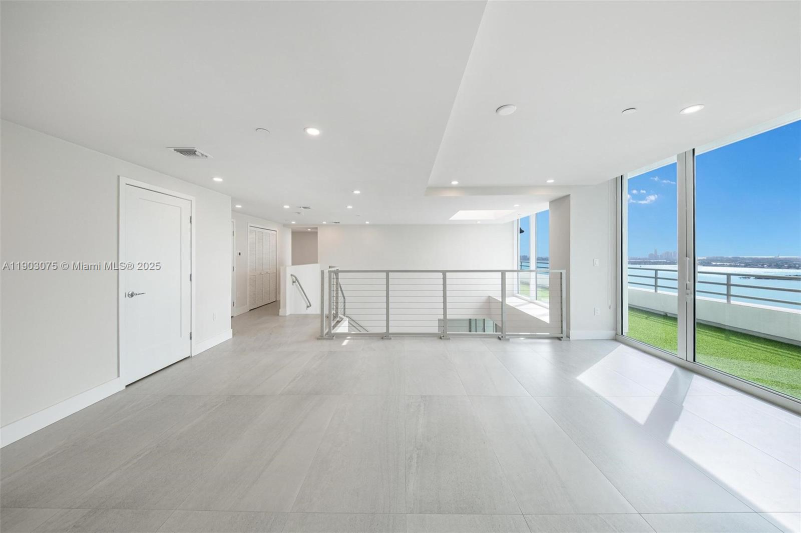 555 NE 34th St #PH-3 Miami, FL 33137