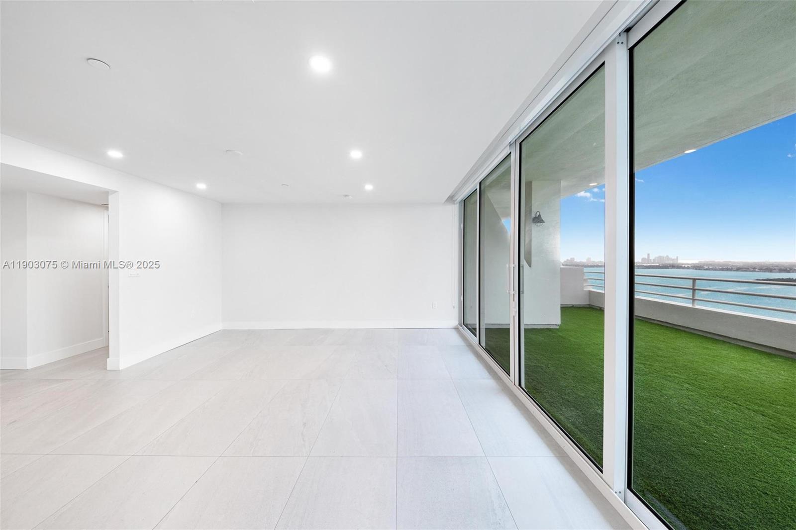 555 NE 34th St #PH-3 Miami, FL 33137