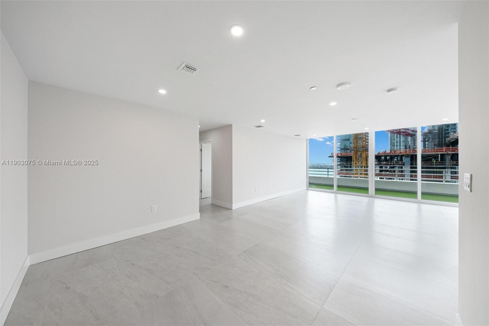 555 NE 34th St #PH-3 Miami, FL 33137