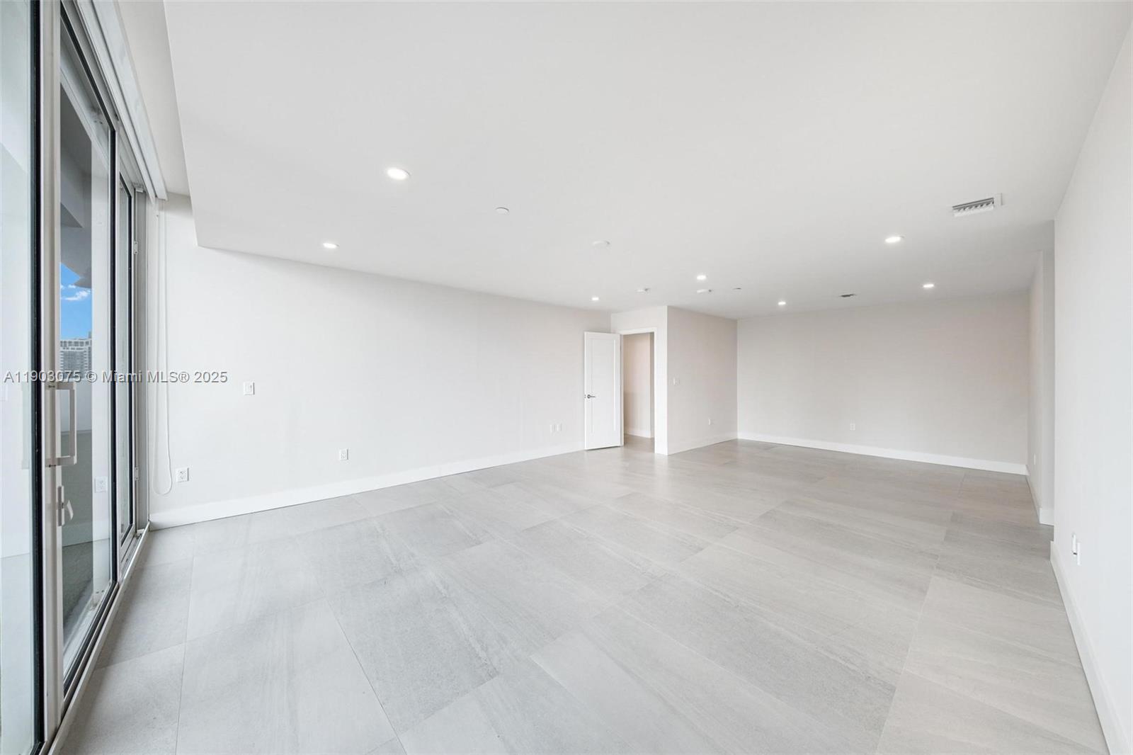 555 NE 34th St #PH-3 Miami, FL 33137