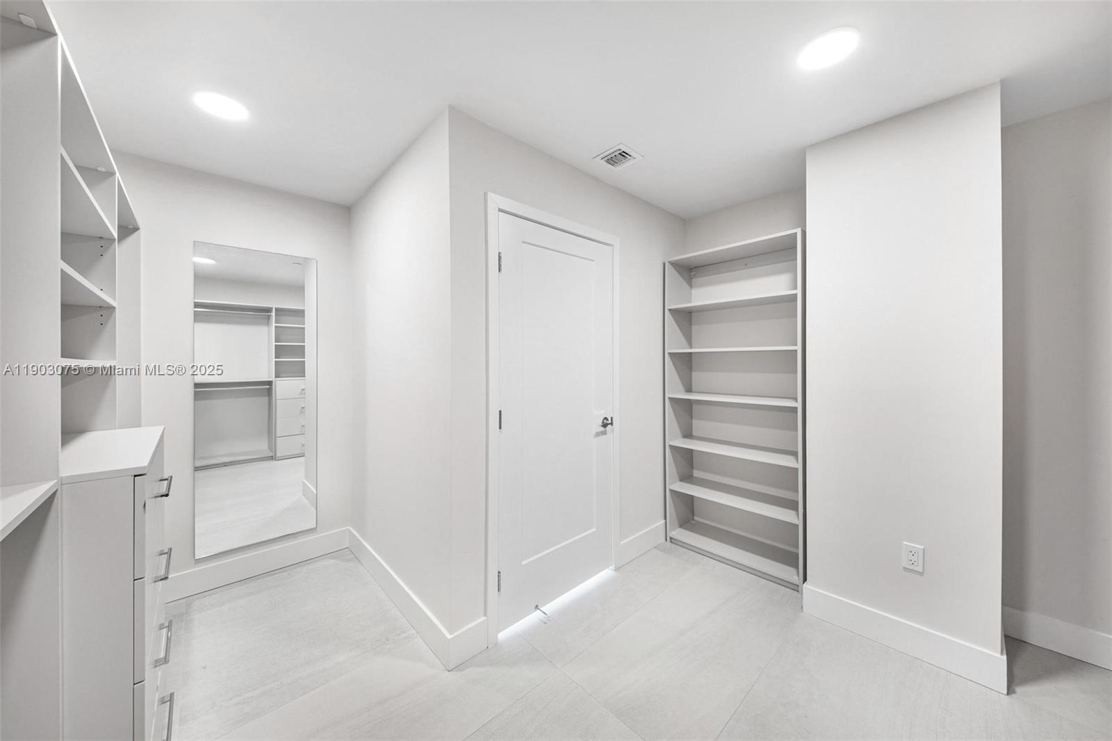 555 NE 34th St #PH-3 Miami, FL 33137