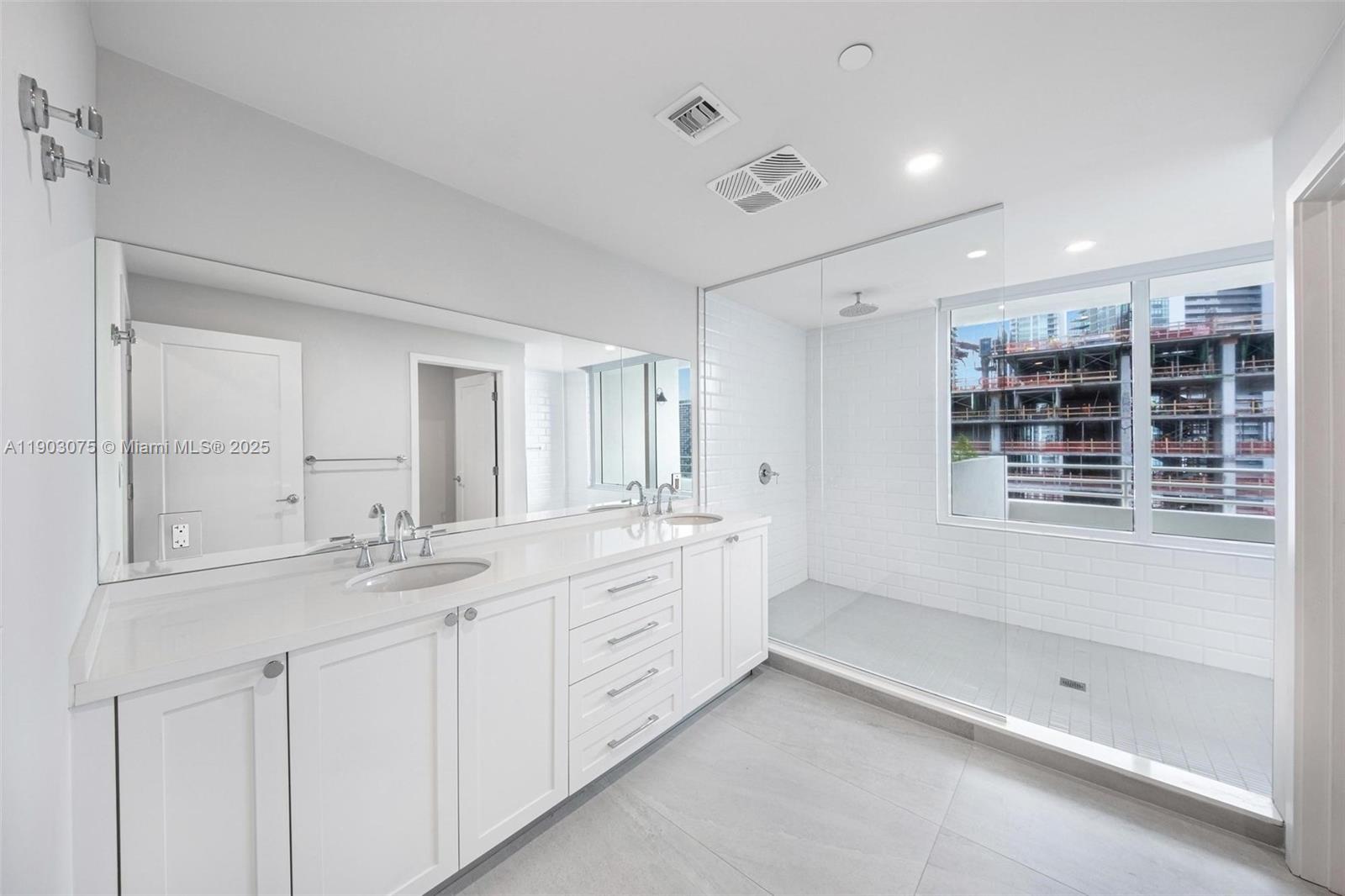 555 NE 34th St #PH-3 Miami, FL 33137