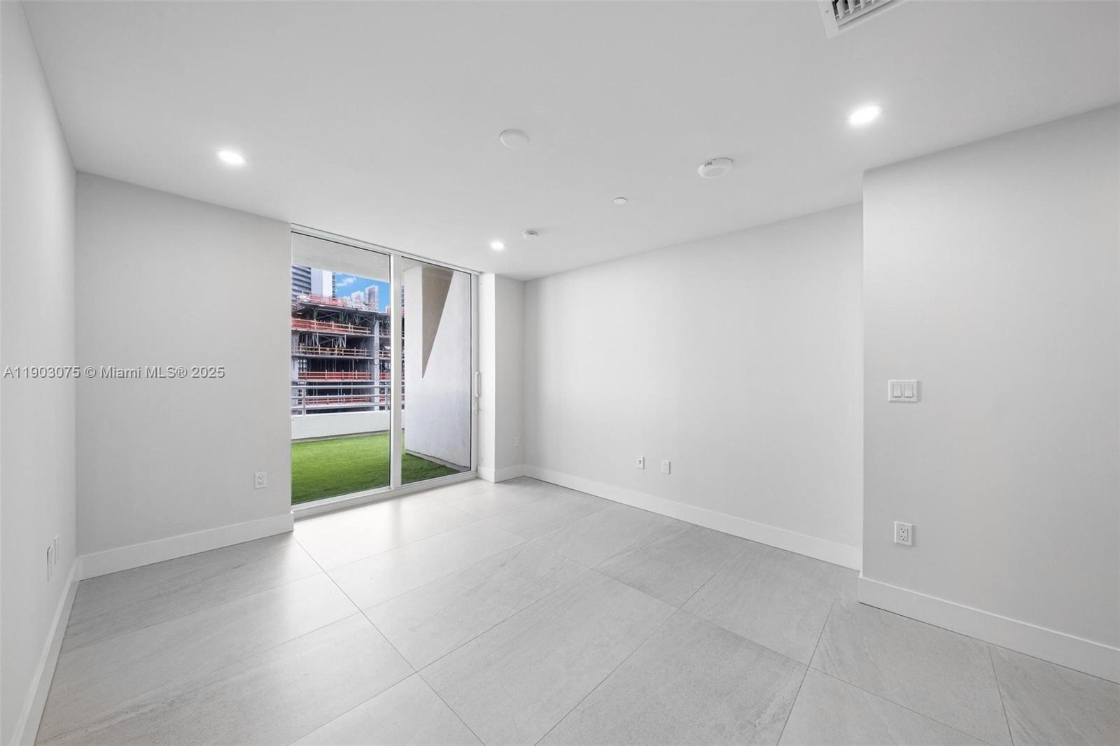 555 NE 34th St #PH-3 Miami, FL 33137