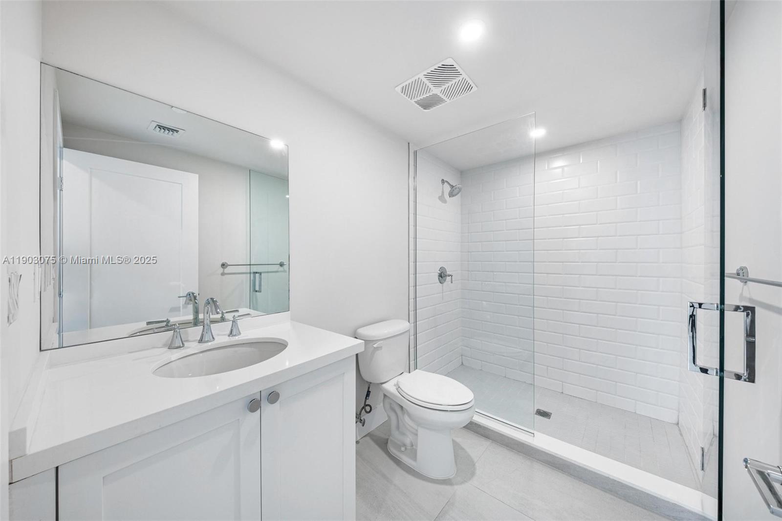 555 NE 34th St #PH-3 Miami, FL 33137