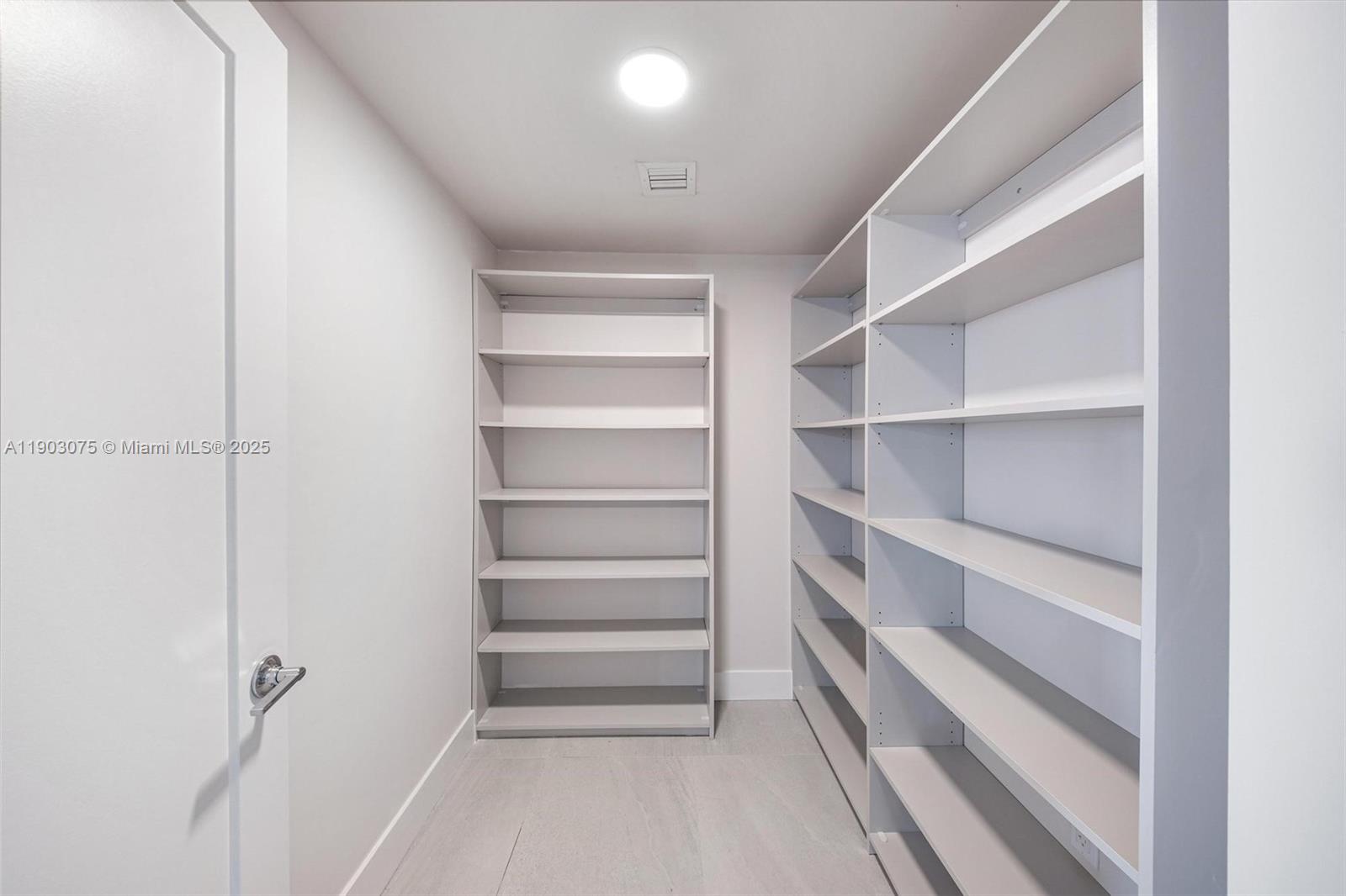 555 NE 34th St #PH-3 Miami, FL 33137