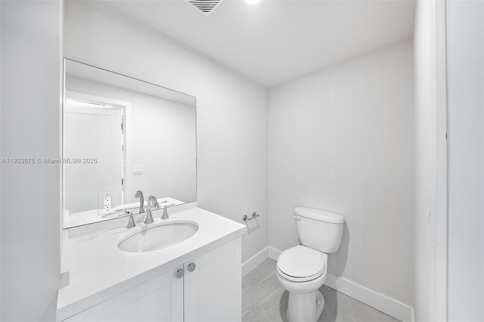 555 NE 34th St #PH-3 Miami, FL 33137