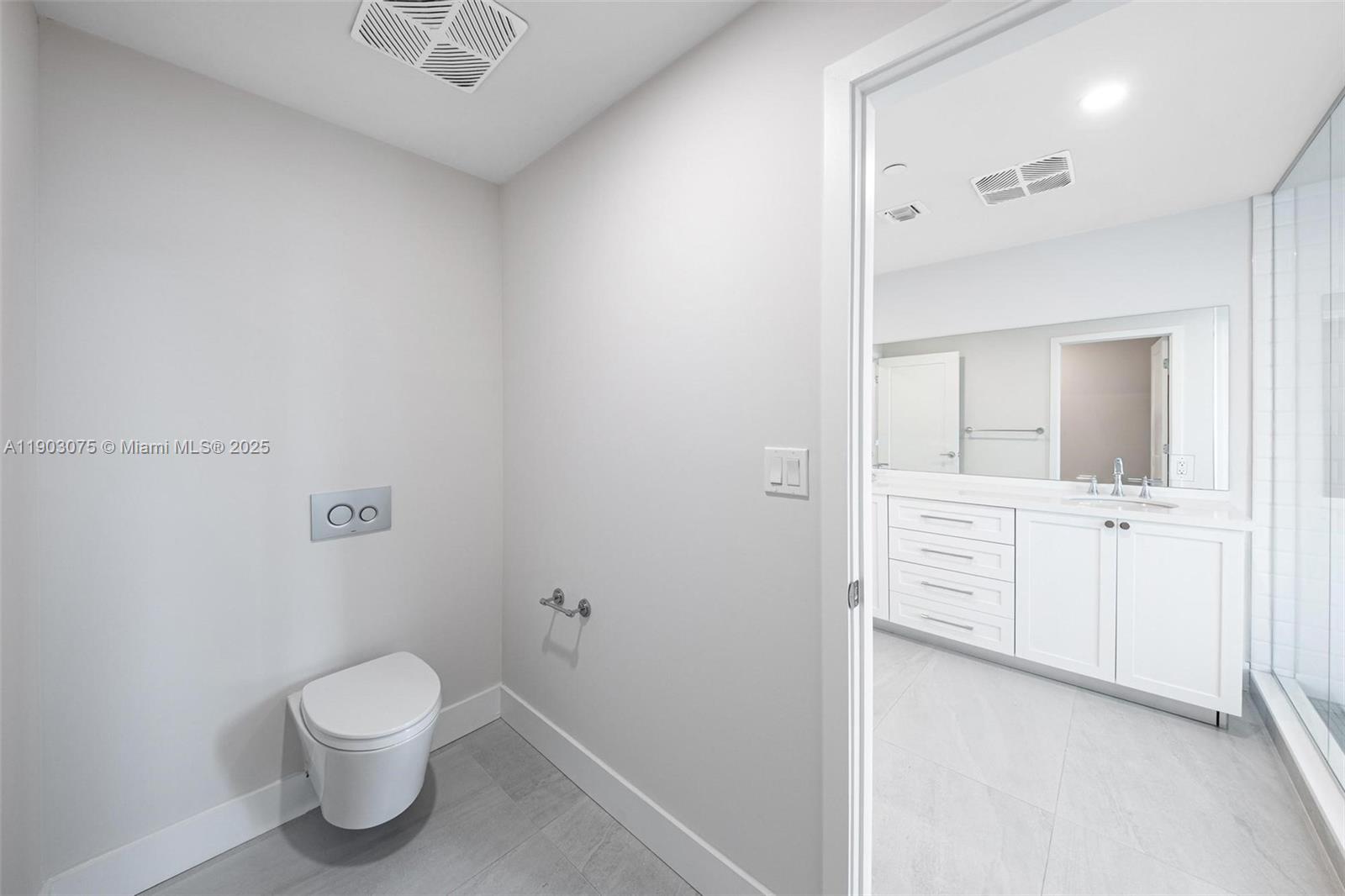 555 NE 34th St #PH-3 Miami, FL 33137