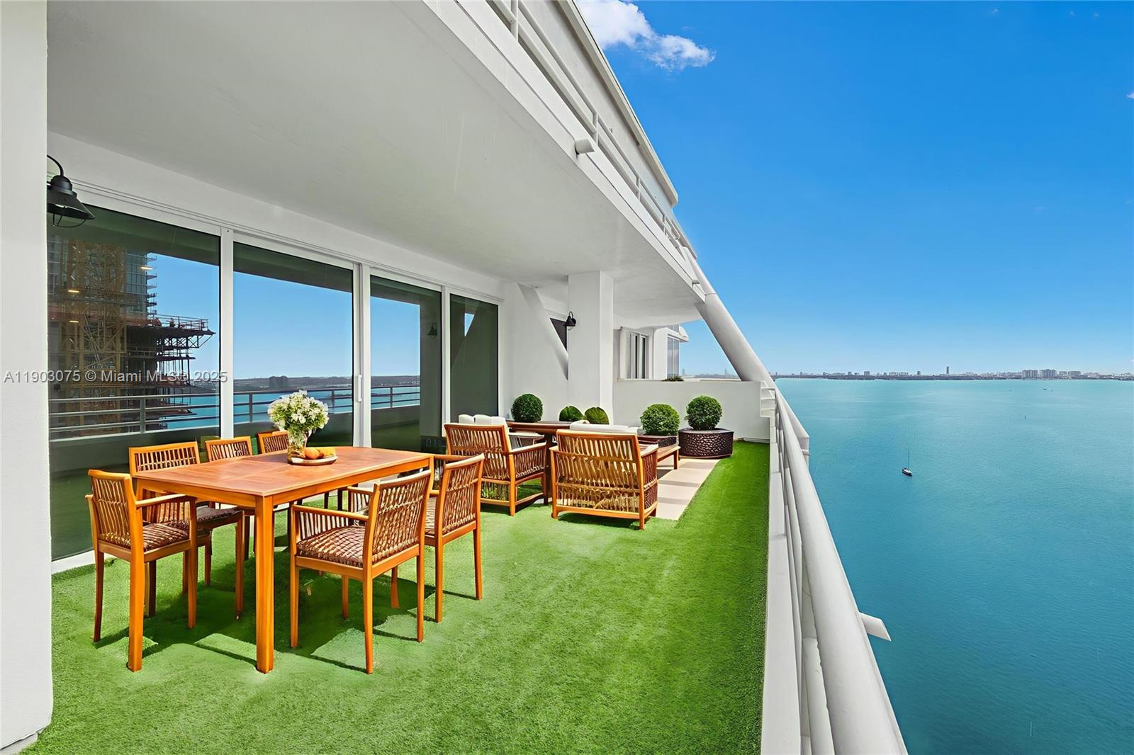 555 NE 34th St #PH-3 Miami, FL 33137