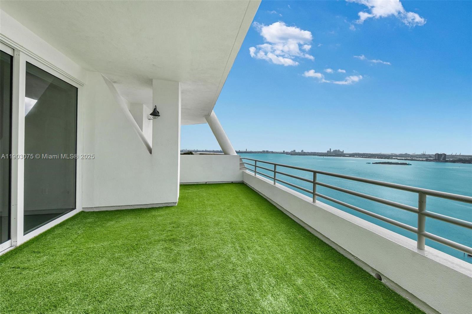 555 NE 34th St #PH-3 Miami, FL 33137