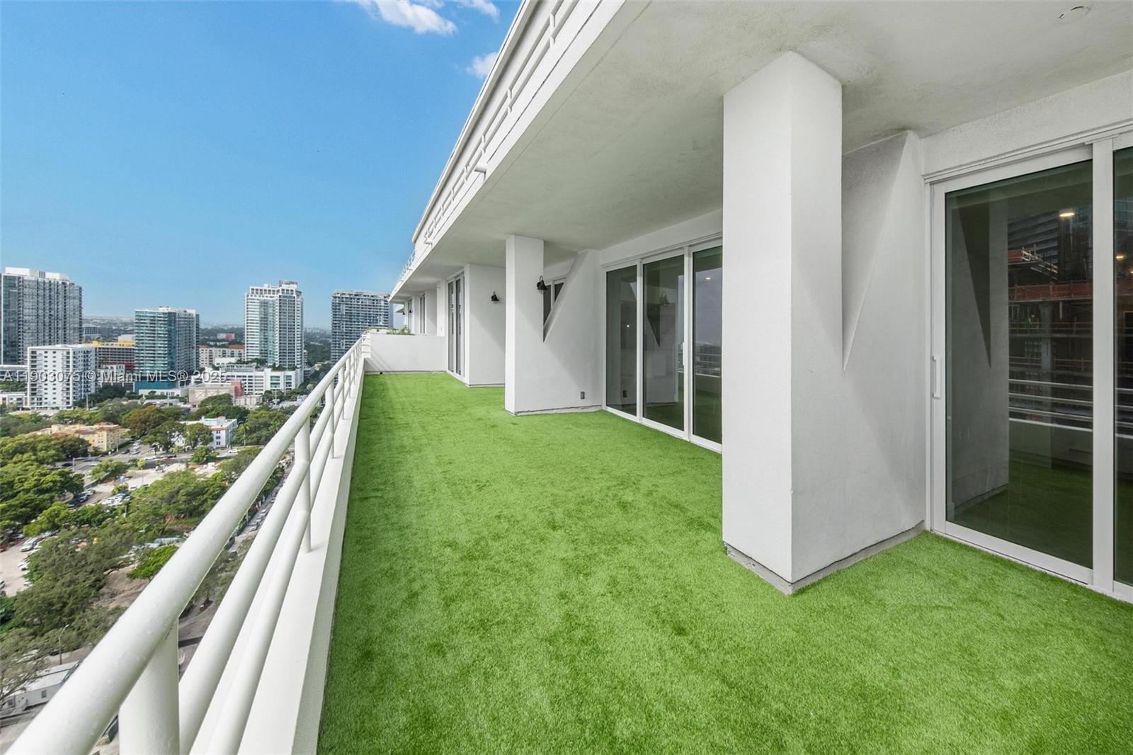 555 NE 34th St #PH-3 Miami, FL 33137