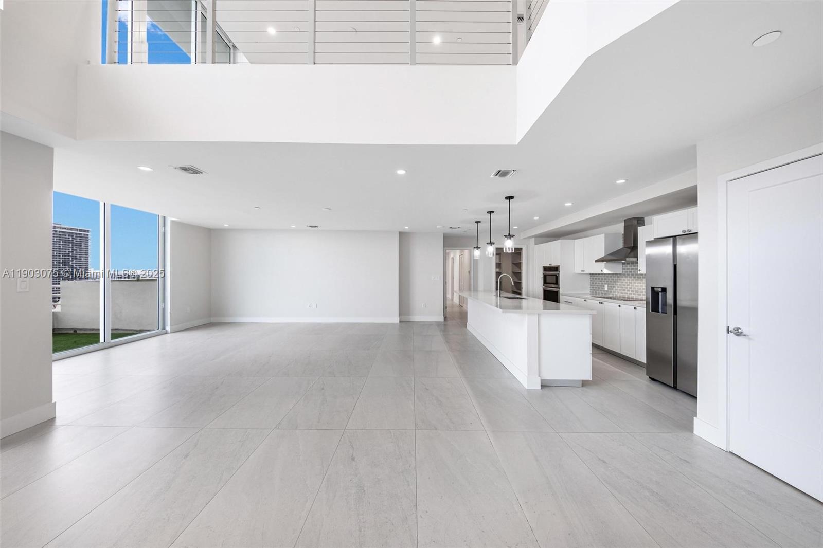 555 NE 34th St #PH-3 Miami, FL 33137