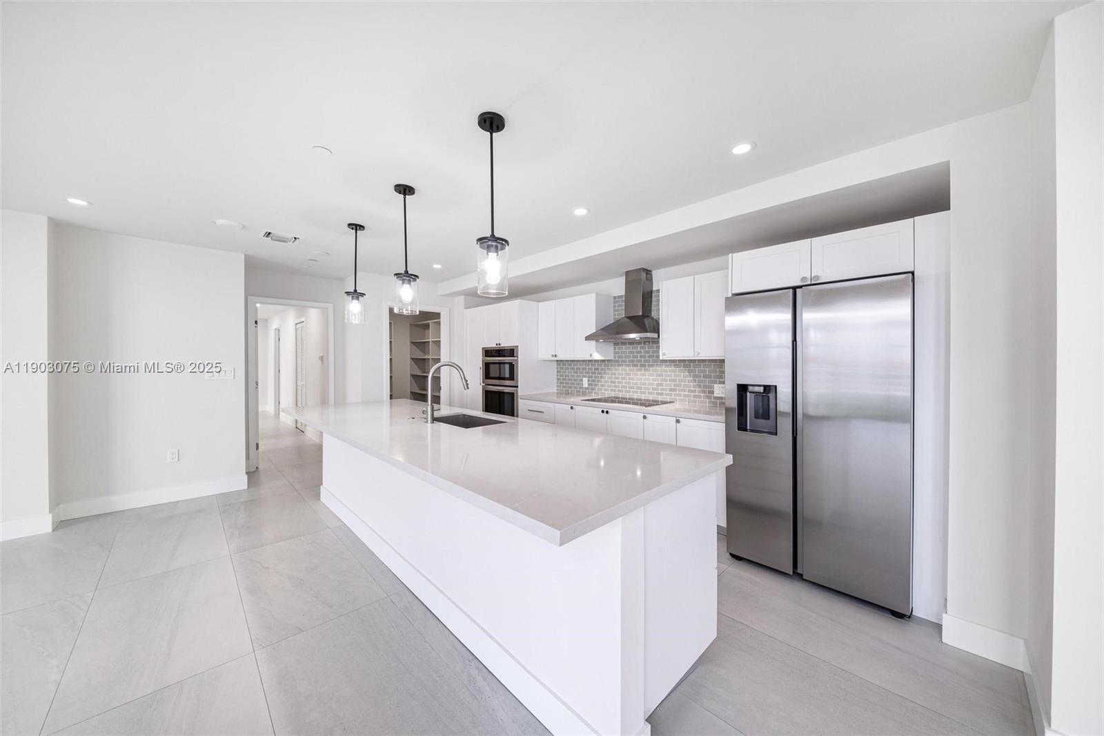 555 NE 34th St #PH-3 Miami, FL 33137