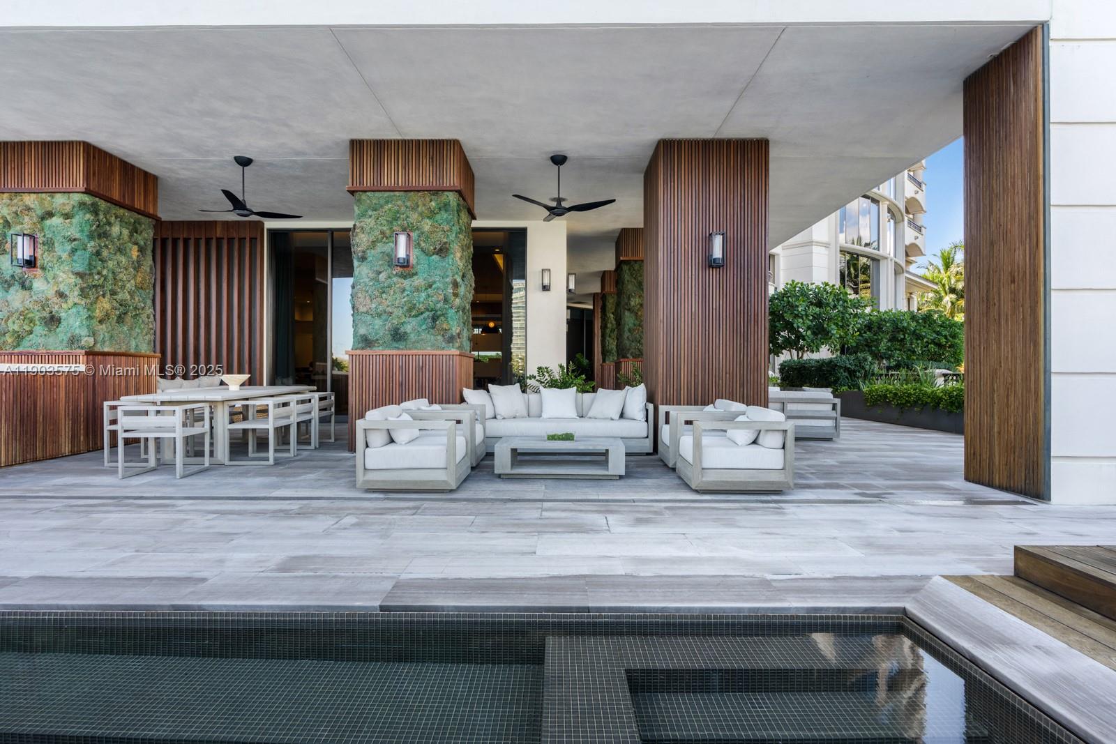 6800 Fisher Is Dr #6811 Miami Beach, FL 33109