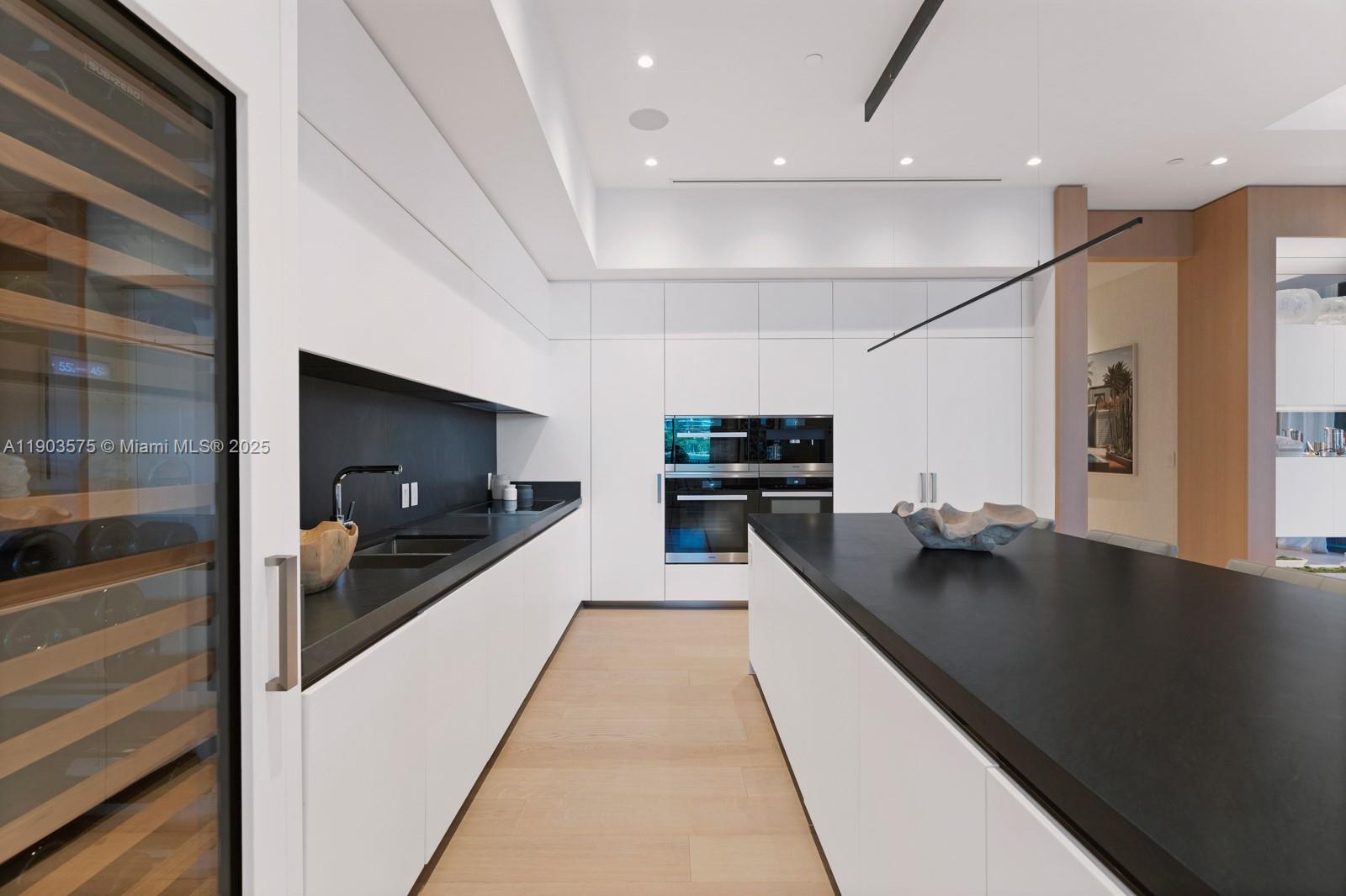 6800 Fisher Is Dr #6811 Miami Beach, FL 33109