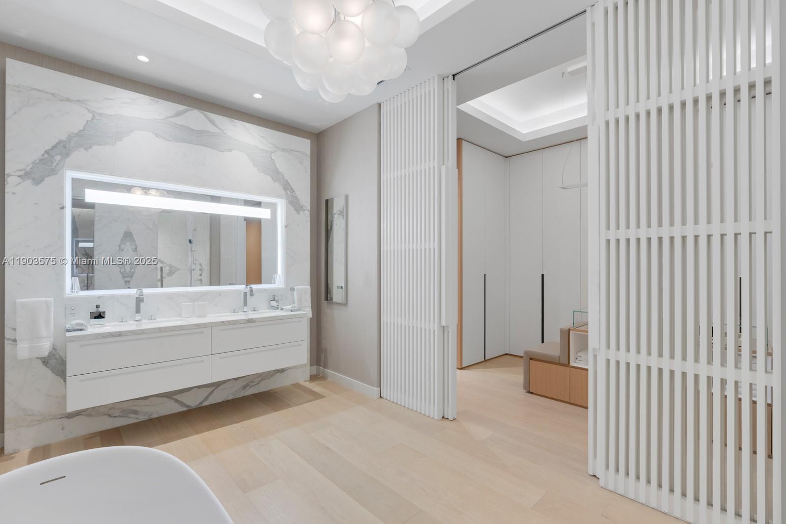 6800 Fisher Is Dr #6811 Miami Beach, FL 33109