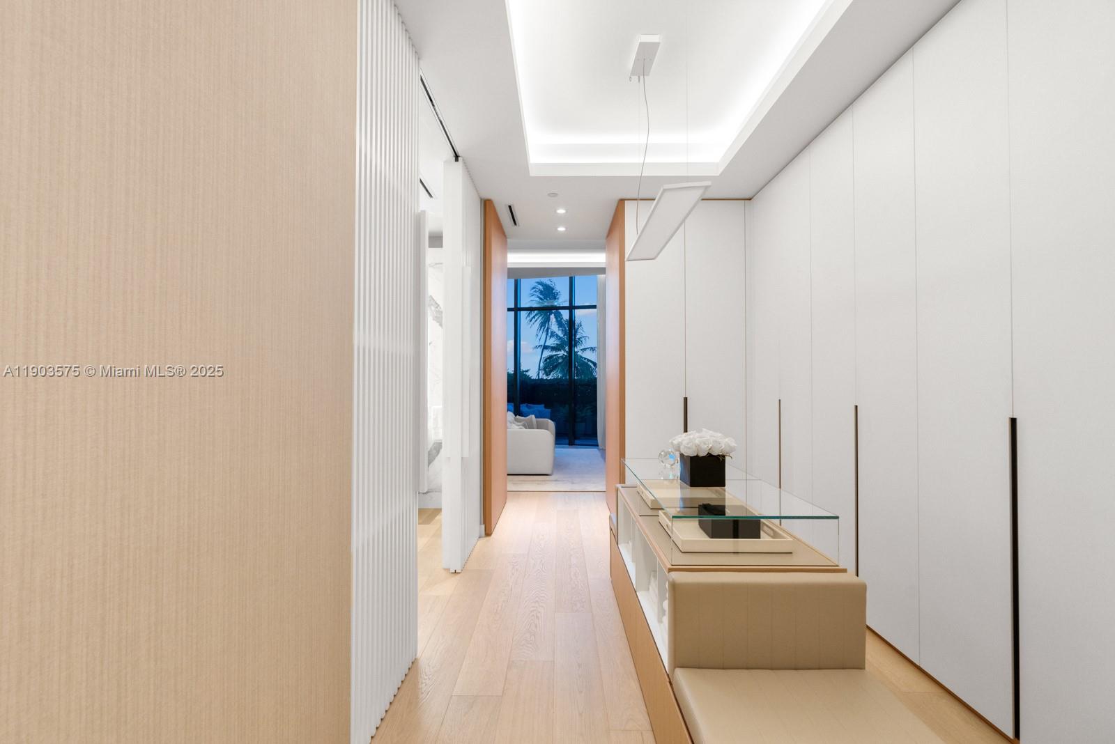 6800 Fisher Is Dr #6811 Miami Beach, FL 33109