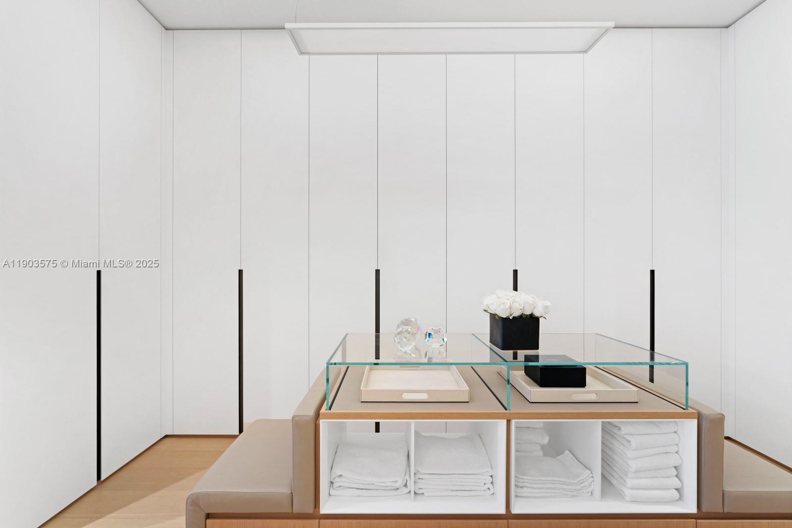 6800 Fisher Is Dr #6811 Miami Beach, FL 33109