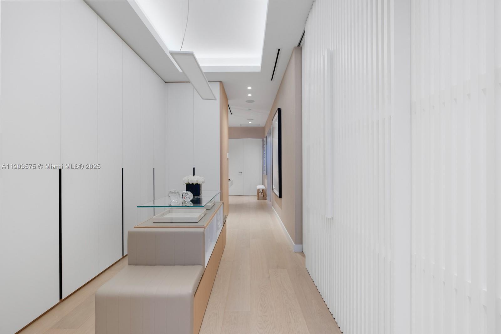 6800 Fisher Is Dr #6811 Miami Beach, FL 33109