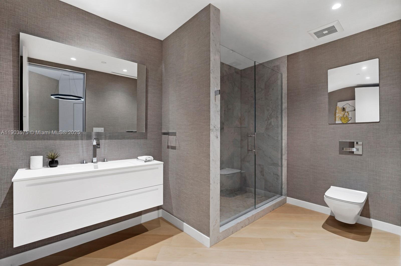 6800 Fisher Is Dr #6811 Miami Beach, FL 33109