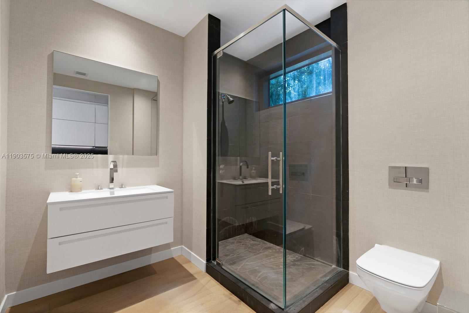 6800 Fisher Is Dr #6811 Miami Beach, FL 33109