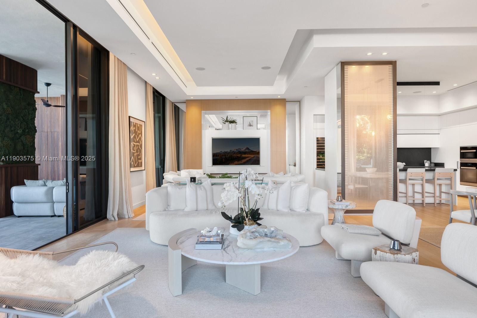 6800 Fisher Is Dr #6811 Miami Beach, FL 33109