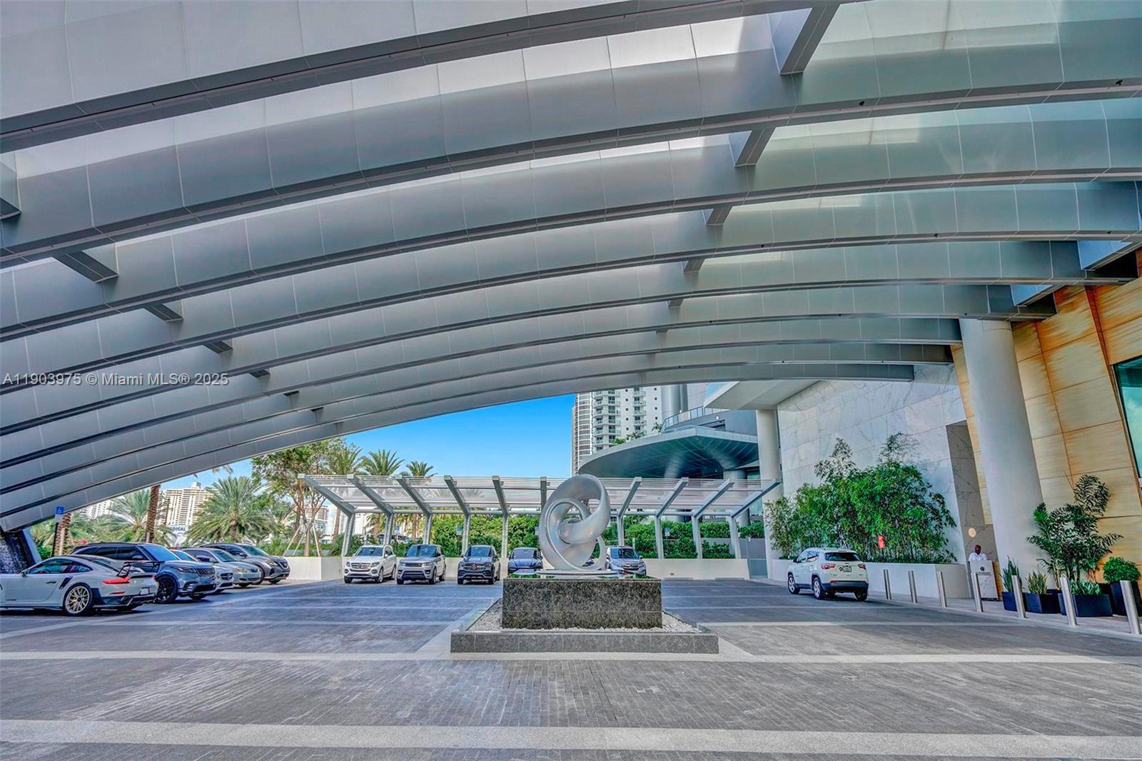 image Turnberry Ocean Club2