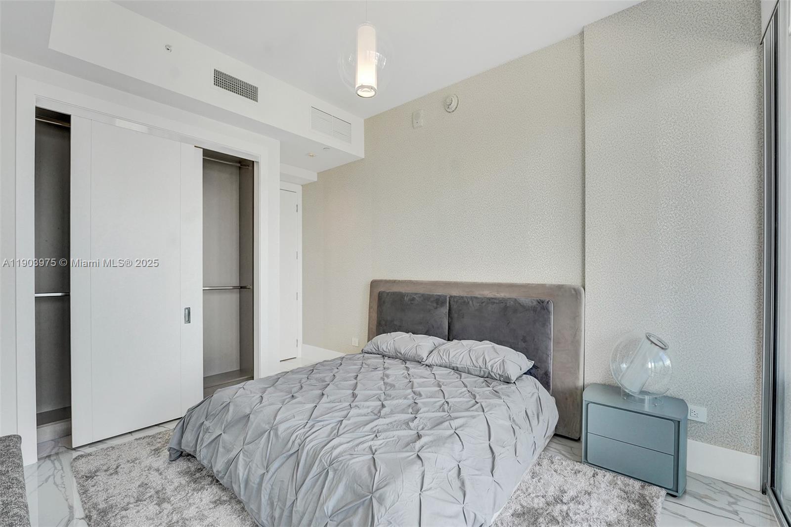 image Turnberry Ocean Club43