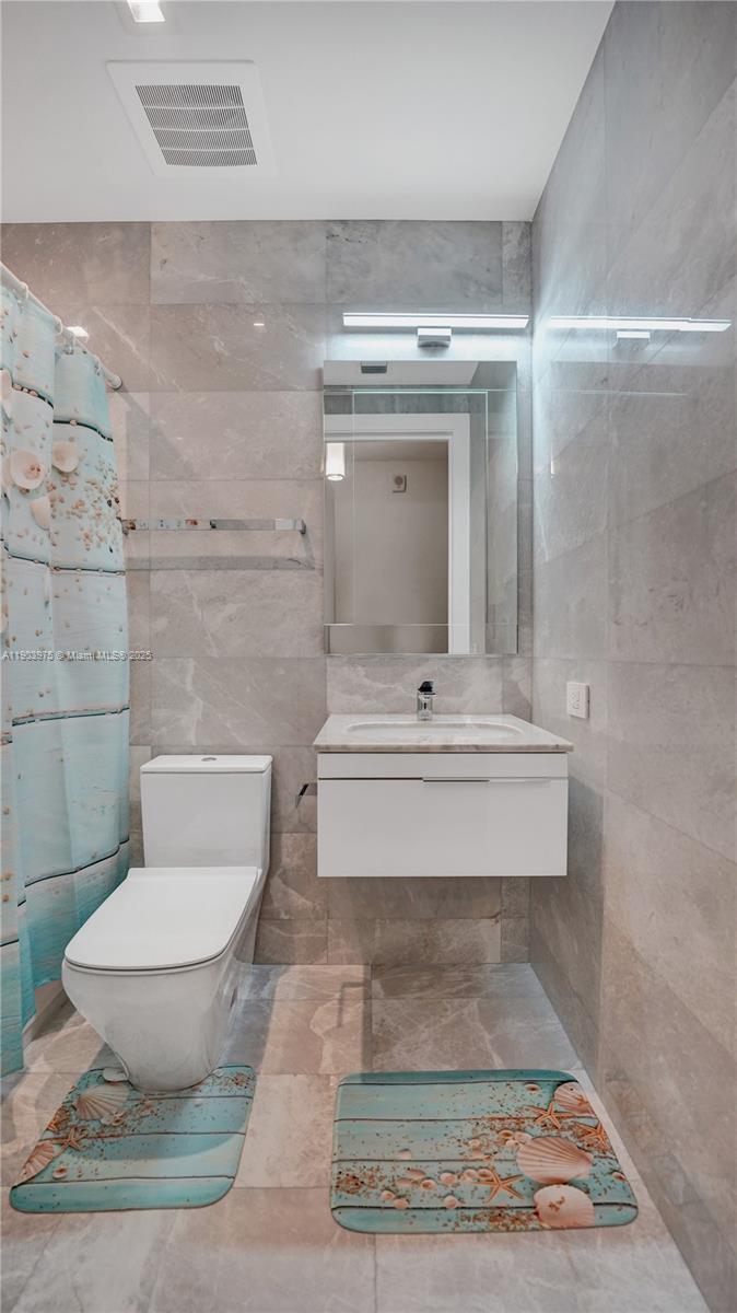 image Turnberry Ocean Club53